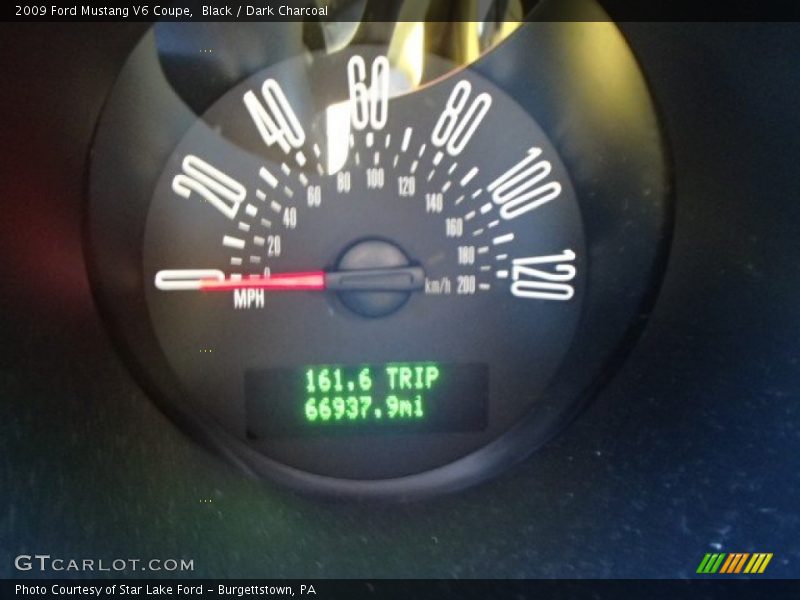 Black / Dark Charcoal 2009 Ford Mustang V6 Coupe