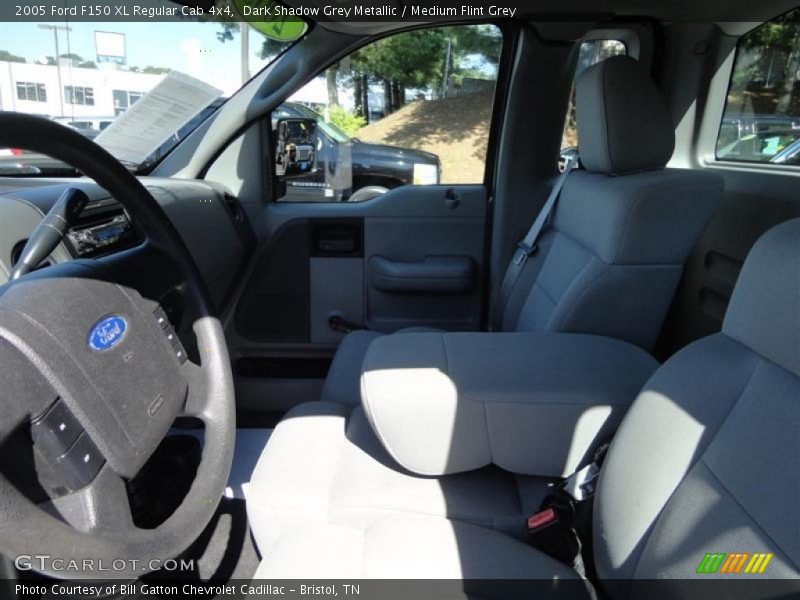 Dark Shadow Grey Metallic / Medium Flint Grey 2005 Ford F150 XL Regular Cab 4x4
