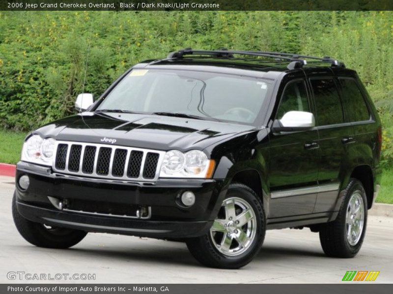 Front 3/4 View of 2006 Grand Cherokee Overland