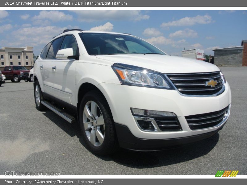 Front 3/4 View of 2014 Traverse LTZ
