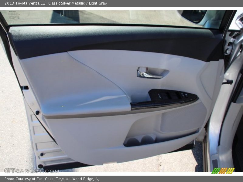 Classic Silver Metallic / Light Gray 2013 Toyota Venza LE