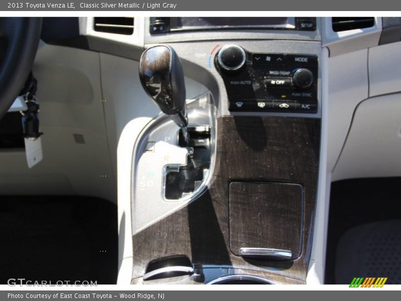 Classic Silver Metallic / Light Gray 2013 Toyota Venza LE