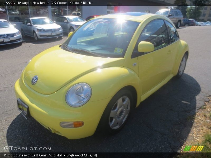 Yellow / Black 1999 Volkswagen New Beetle GLS Coupe