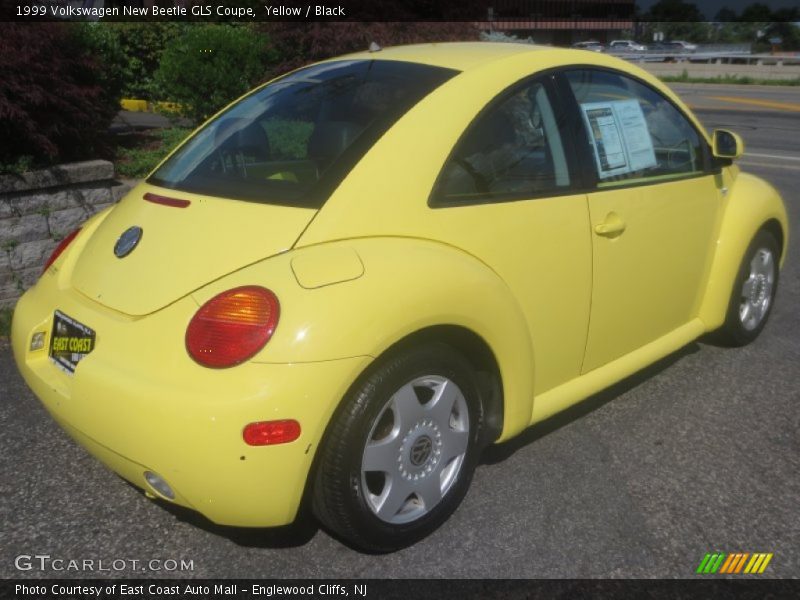 Yellow / Black 1999 Volkswagen New Beetle GLS Coupe