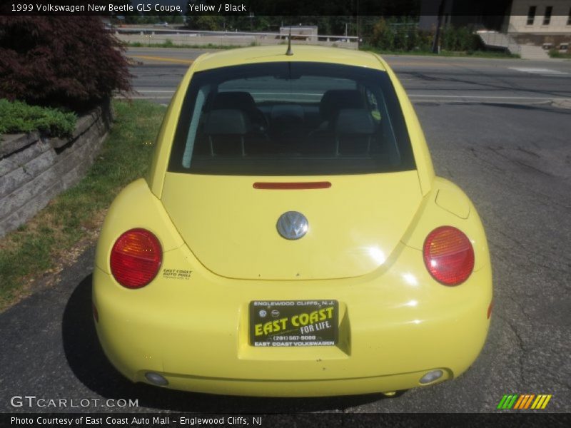 Yellow / Black 1999 Volkswagen New Beetle GLS Coupe