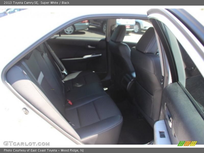 Super White / Black 2013 Toyota Camry SE