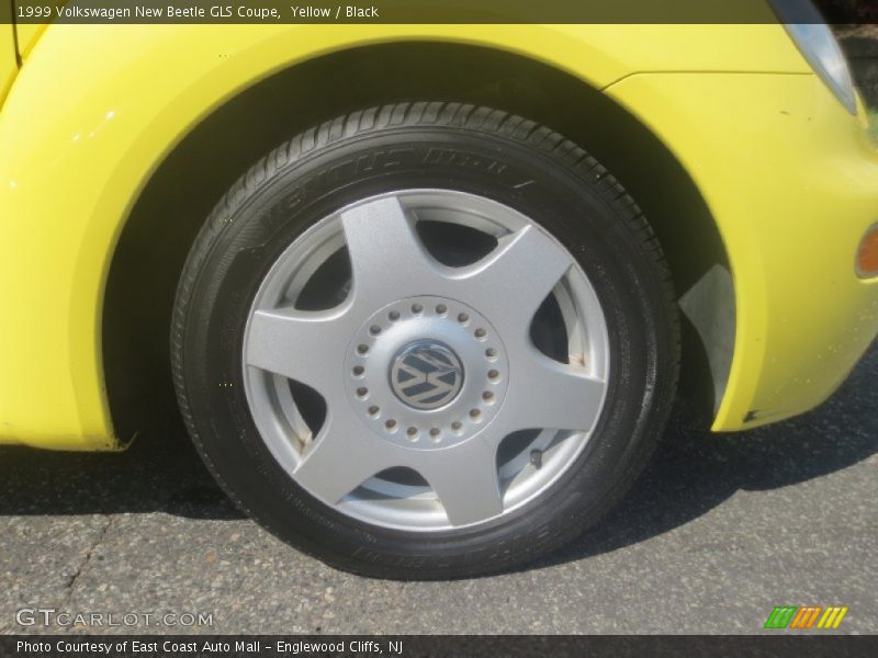 Yellow / Black 1999 Volkswagen New Beetle GLS Coupe