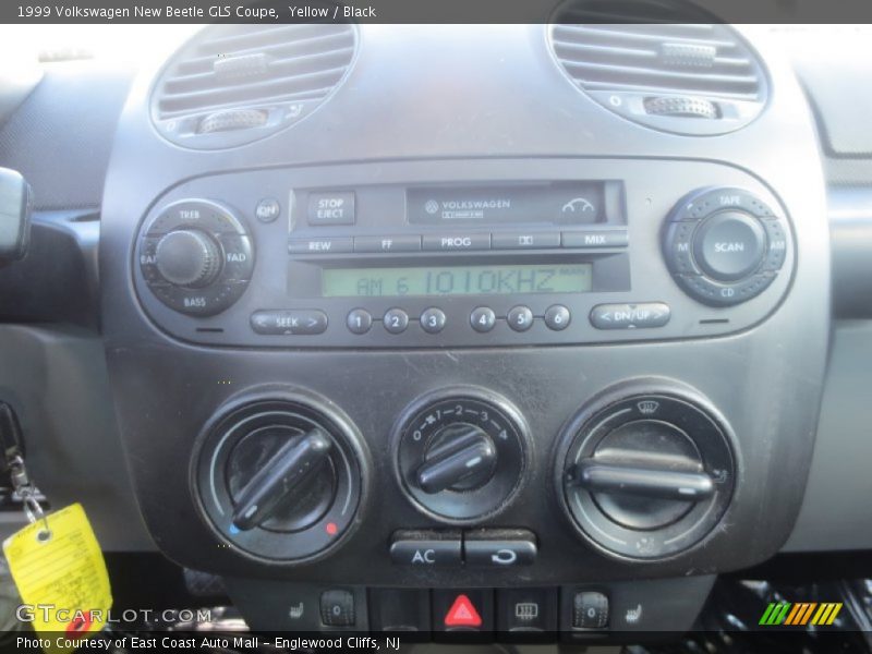 Yellow / Black 1999 Volkswagen New Beetle GLS Coupe