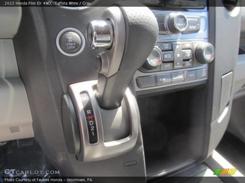  2013 Pilot EX 4WD 5 Speed Automatic Shifter
