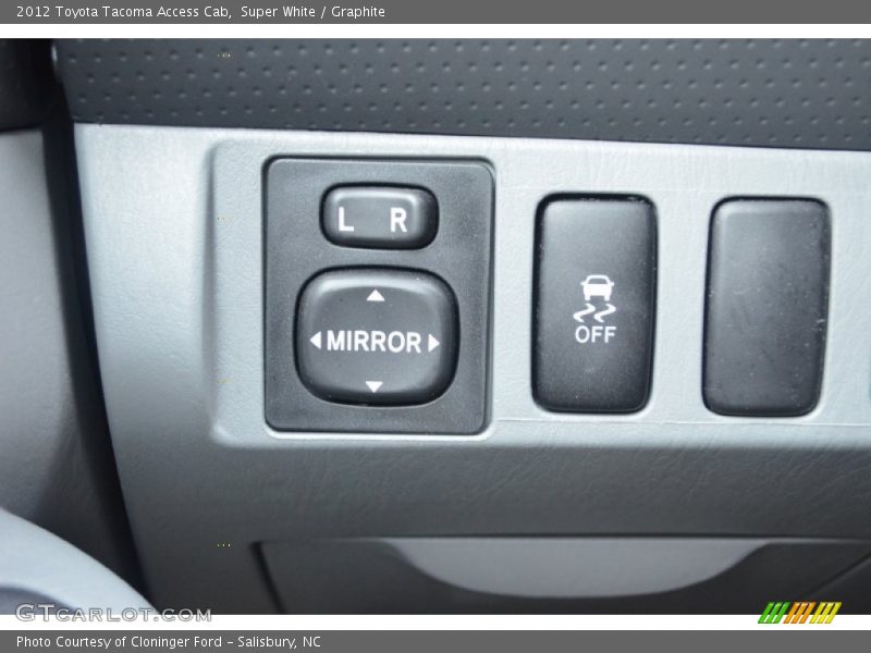 Super White / Graphite 2012 Toyota Tacoma Access Cab