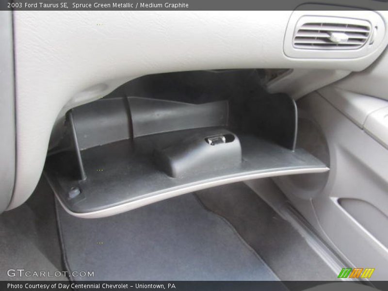 Spruce Green Metallic / Medium Graphite 2003 Ford Taurus SE