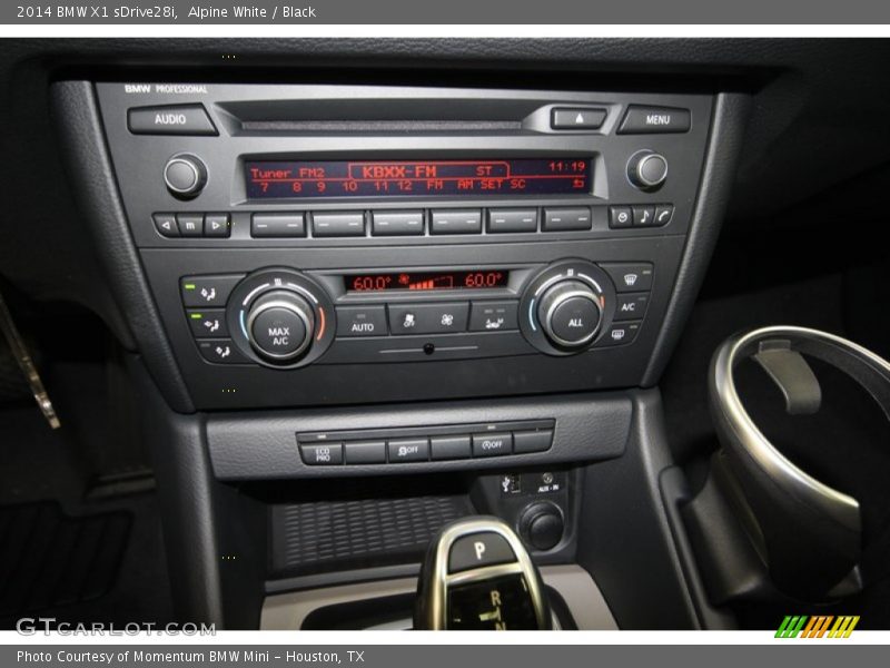 Alpine White / Black 2014 BMW X1 sDrive28i