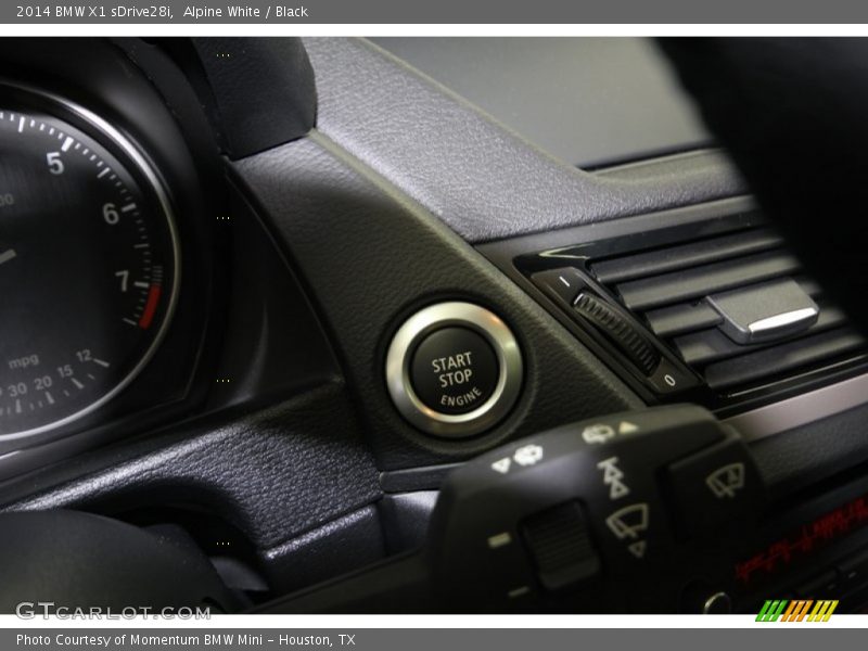 Alpine White / Black 2014 BMW X1 sDrive28i