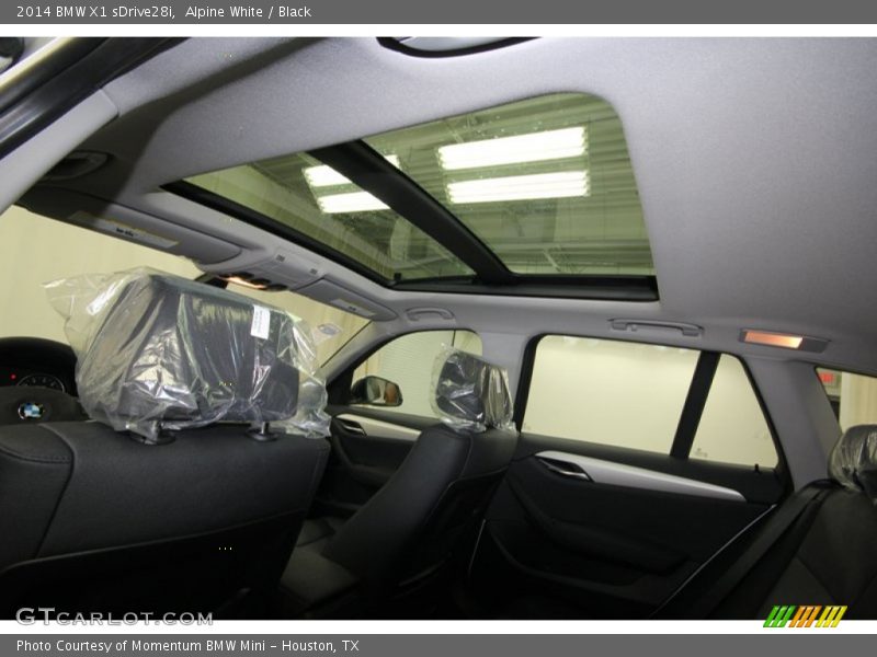 Alpine White / Black 2014 BMW X1 sDrive28i