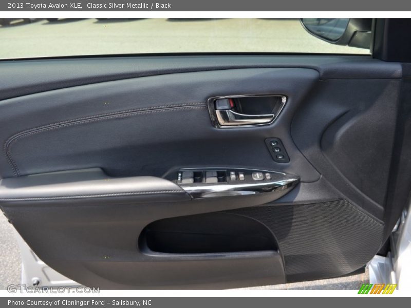 Classic Silver Metallic / Black 2013 Toyota Avalon XLE