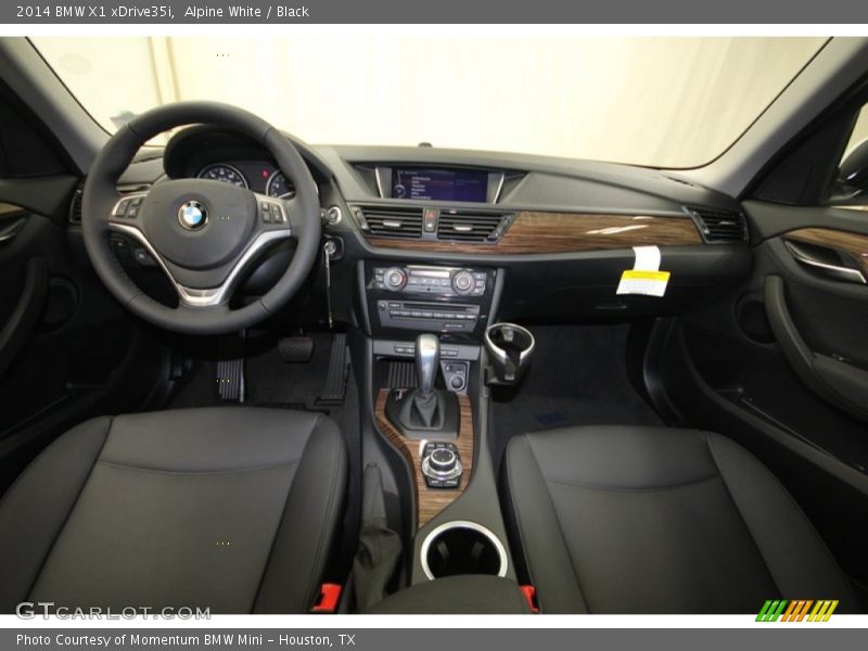 Dashboard of 2014 X1 xDrive35i