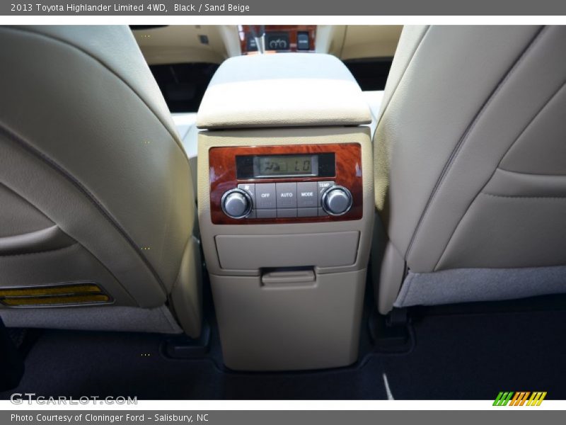 Black / Sand Beige 2013 Toyota Highlander Limited 4WD