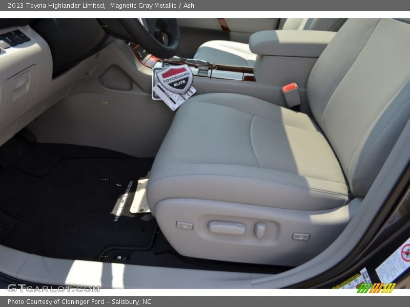 Magnetic Gray Metallic / Ash 2013 Toyota Highlander Limited