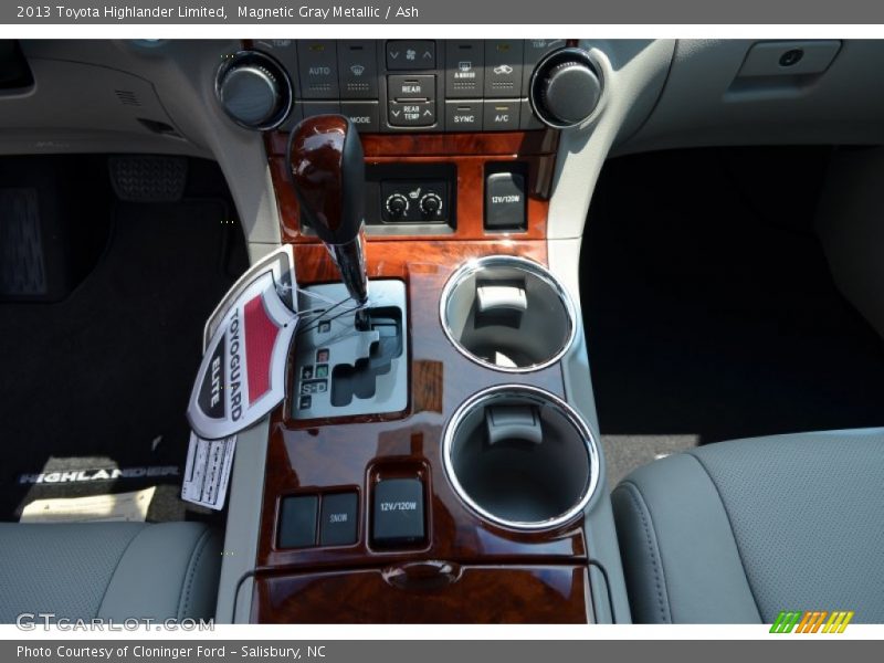 Magnetic Gray Metallic / Ash 2013 Toyota Highlander Limited