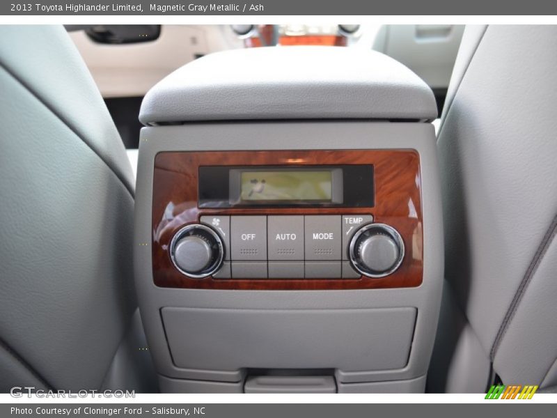 Magnetic Gray Metallic / Ash 2013 Toyota Highlander Limited