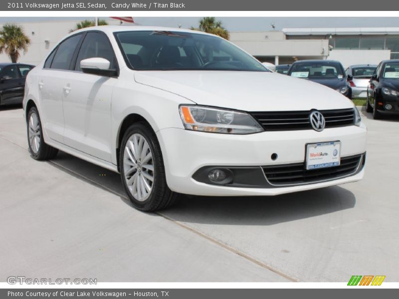 Candy White / Titan Black 2011 Volkswagen Jetta SEL Sedan