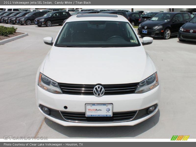 Candy White / Titan Black 2011 Volkswagen Jetta SEL Sedan
