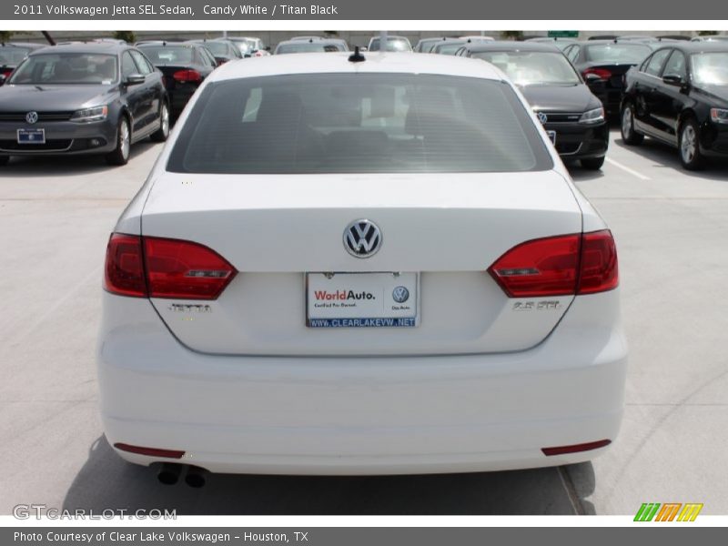 Candy White / Titan Black 2011 Volkswagen Jetta SEL Sedan