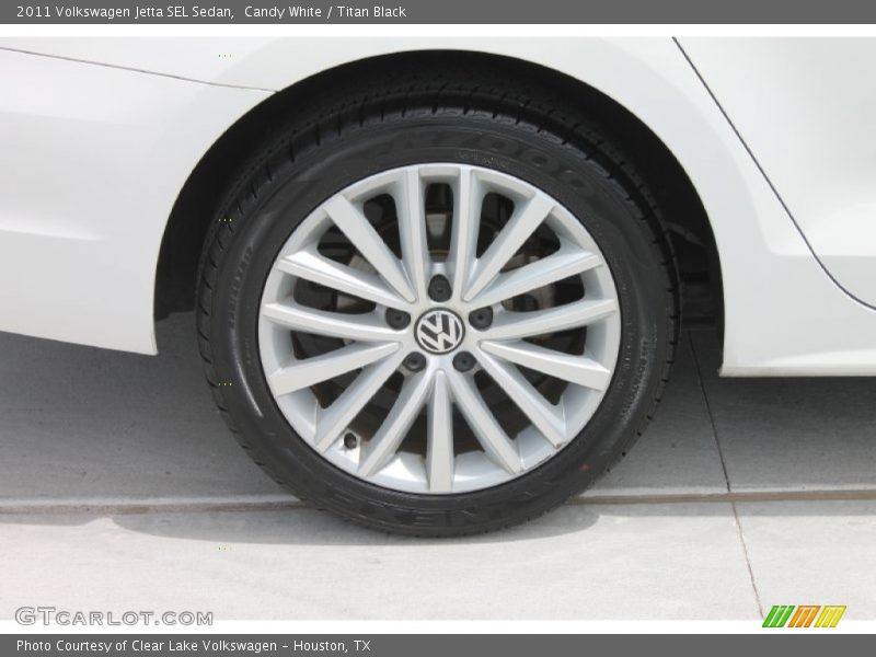 Candy White / Titan Black 2011 Volkswagen Jetta SEL Sedan