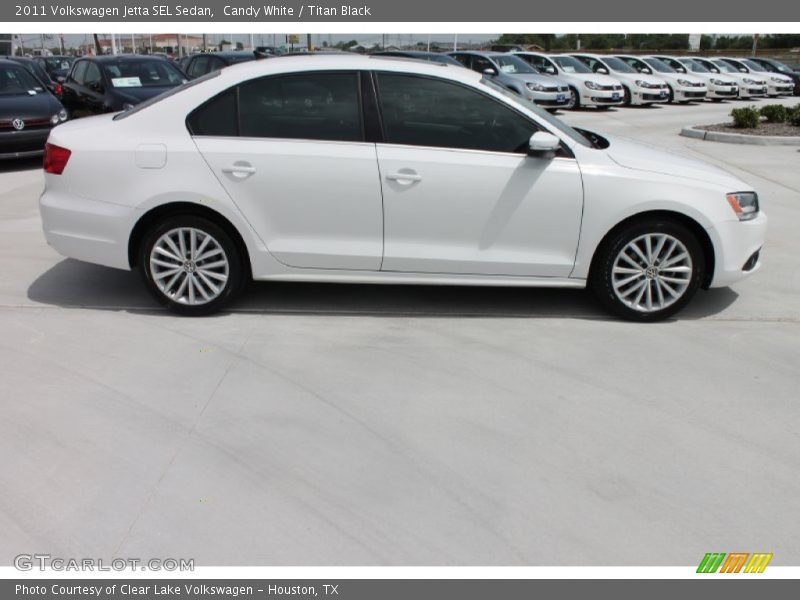 Candy White / Titan Black 2011 Volkswagen Jetta SEL Sedan