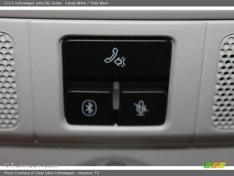 Candy White / Titan Black 2011 Volkswagen Jetta SEL Sedan