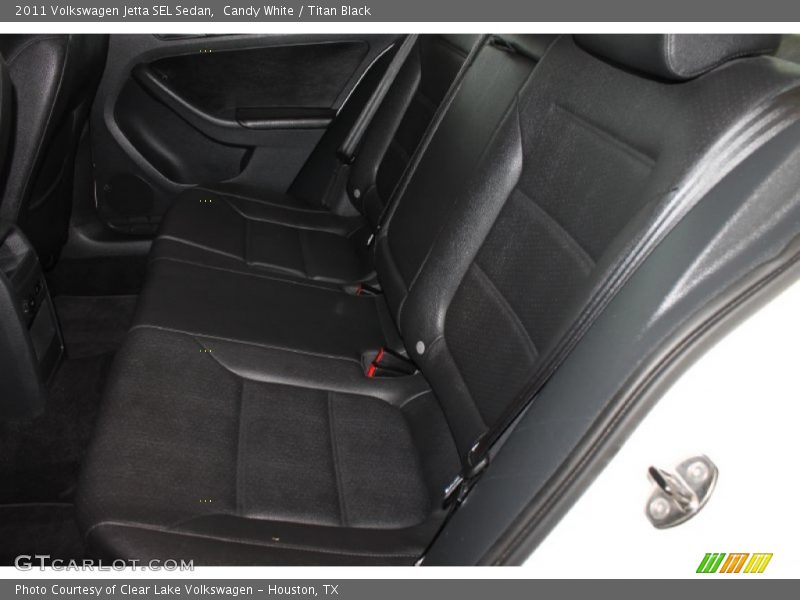 Candy White / Titan Black 2011 Volkswagen Jetta SEL Sedan