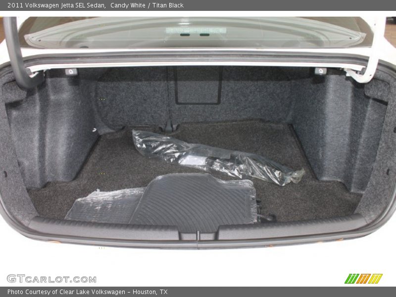 Candy White / Titan Black 2011 Volkswagen Jetta SEL Sedan