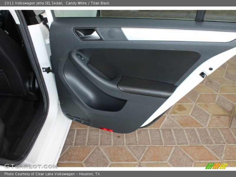 Candy White / Titan Black 2011 Volkswagen Jetta SEL Sedan