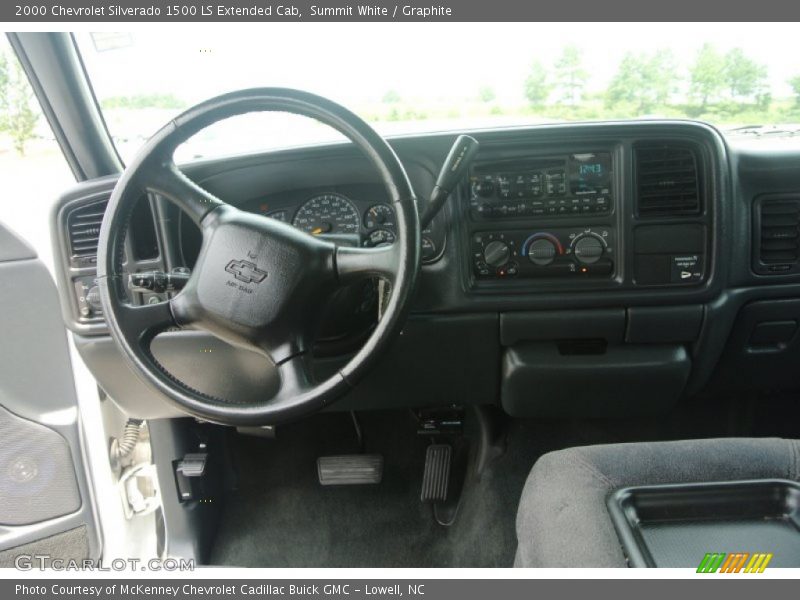 Summit White / Graphite 2000 Chevrolet Silverado 1500 LS Extended Cab