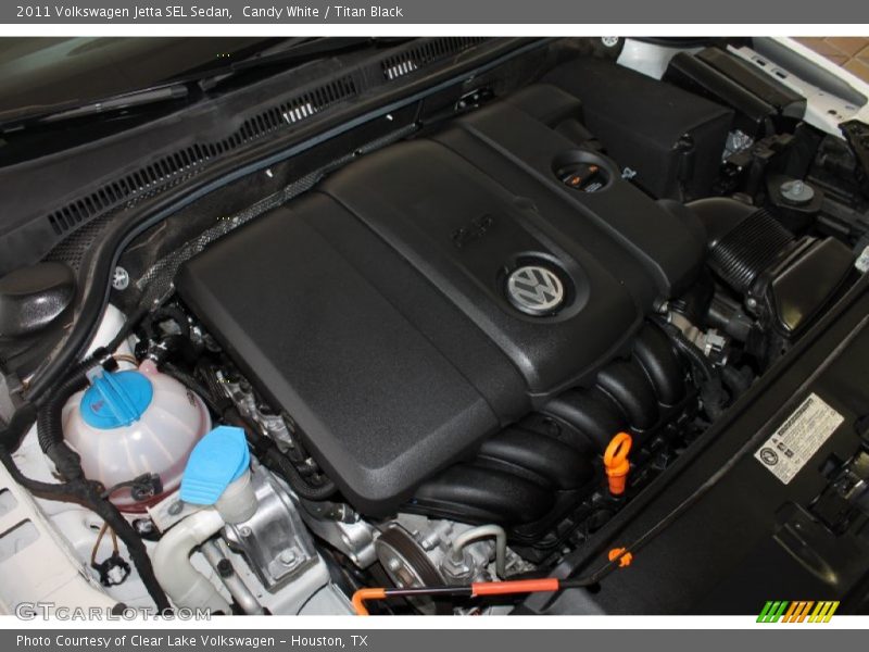 Candy White / Titan Black 2011 Volkswagen Jetta SEL Sedan