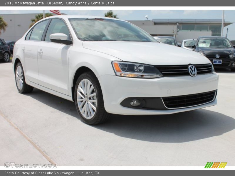 Candy White / Cornsilk Beige 2013 Volkswagen Jetta TDI Sedan