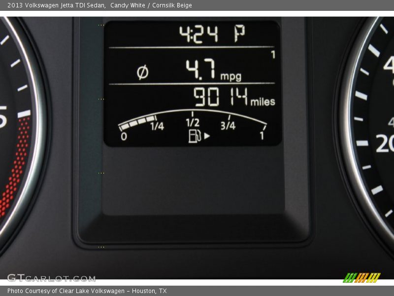 Candy White / Cornsilk Beige 2013 Volkswagen Jetta TDI Sedan