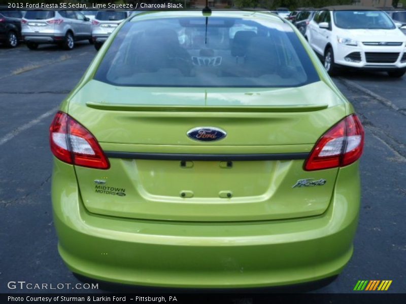 Lime Squeeze / Charcoal Black 2013 Ford Fiesta SE Sedan
