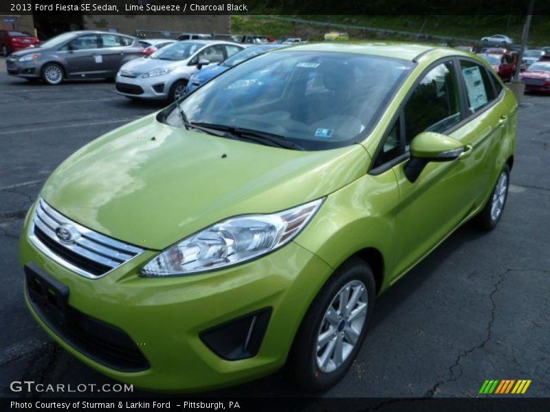 Lime Squeeze / Charcoal Black 2013 Ford Fiesta SE Sedan