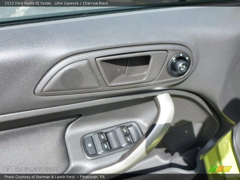 Lime Squeeze / Charcoal Black 2013 Ford Fiesta SE Sedan