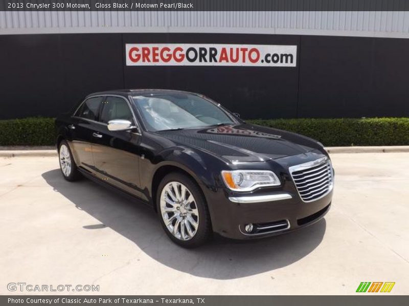 Gloss Black / Motown Pearl/Black 2013 Chrysler 300 Motown