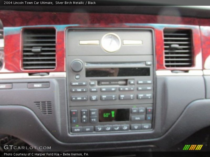 Silver Birch Metallic / Black 2004 Lincoln Town Car Ultimate