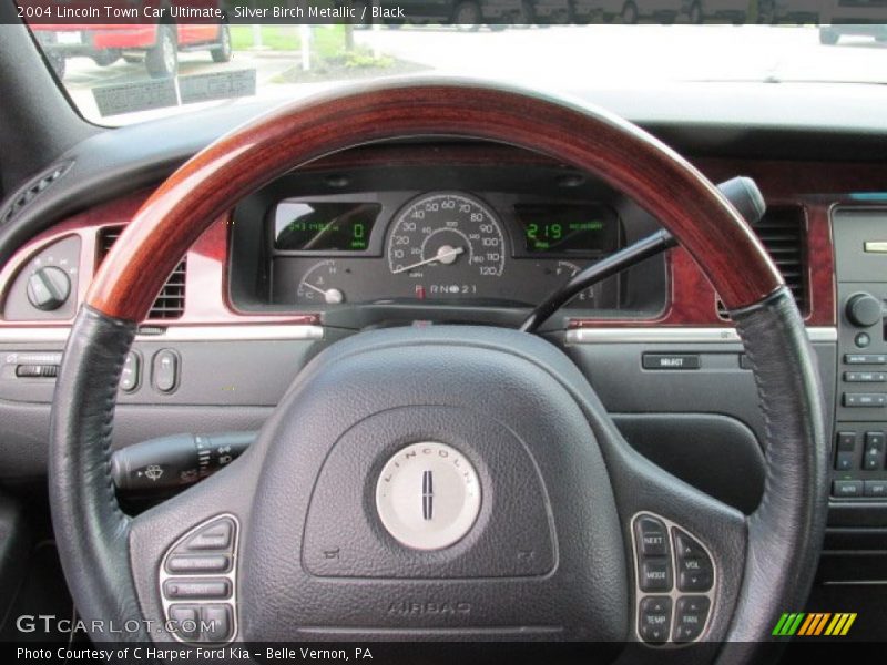 Silver Birch Metallic / Black 2004 Lincoln Town Car Ultimate