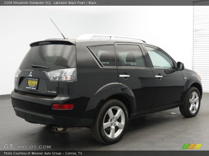 Labrador Black Pearl / Black 2008 Mitsubishi Outlander XLS