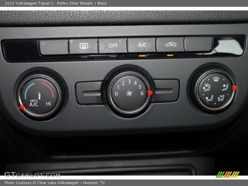 Reflex Silver Metallic / Black 2013 Volkswagen Tiguan S