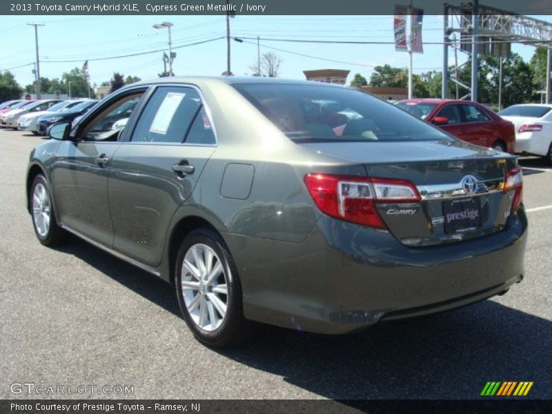 Cypress Green Metallic / Ivory 2013 Toyota Camry Hybrid XLE