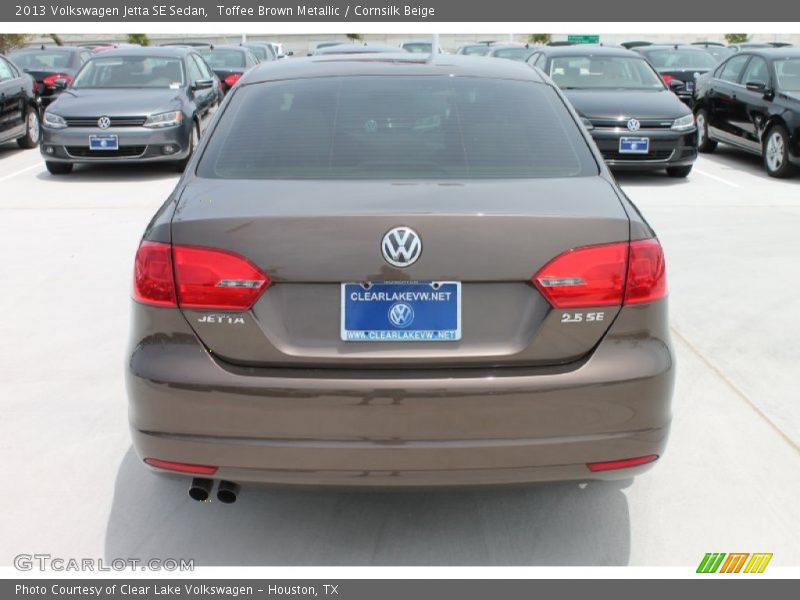 Toffee Brown Metallic / Cornsilk Beige 2013 Volkswagen Jetta SE Sedan