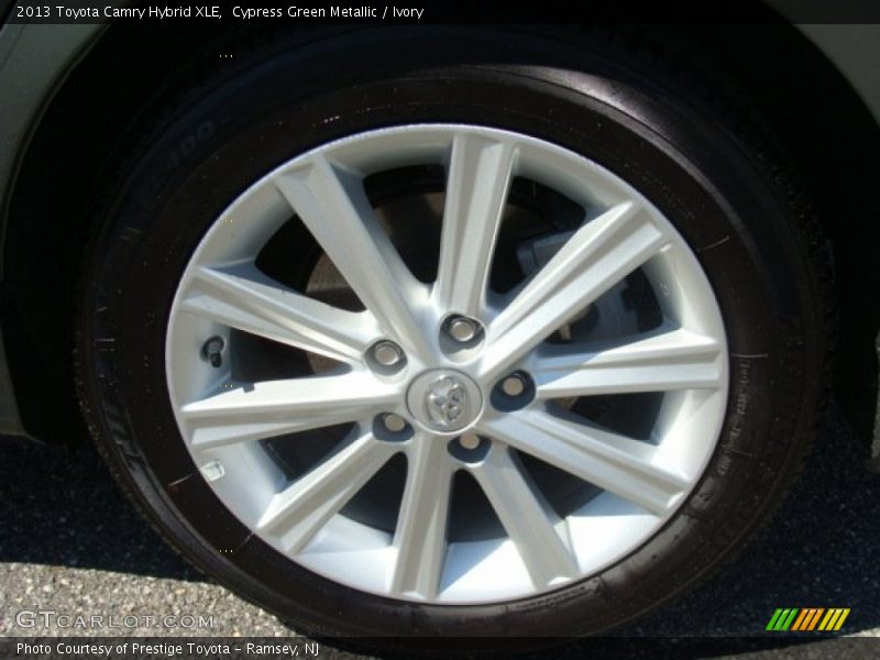 Cypress Green Metallic / Ivory 2013 Toyota Camry Hybrid XLE