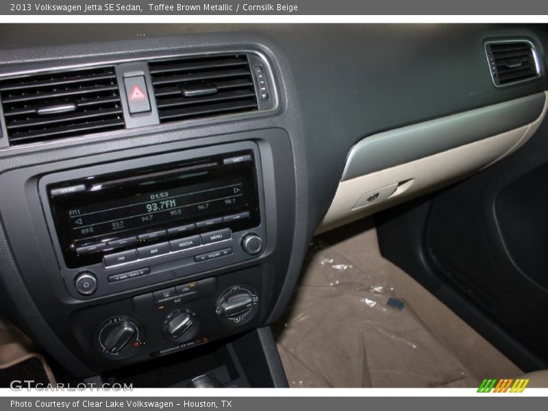 Toffee Brown Metallic / Cornsilk Beige 2013 Volkswagen Jetta SE Sedan