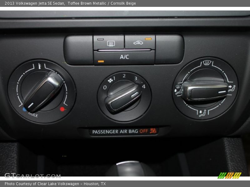 Toffee Brown Metallic / Cornsilk Beige 2013 Volkswagen Jetta SE Sedan